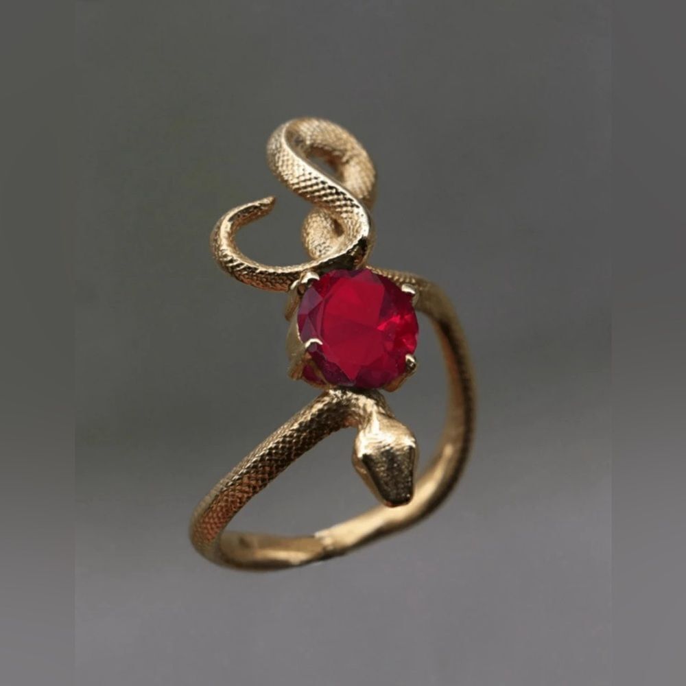 snake red stone ring A674